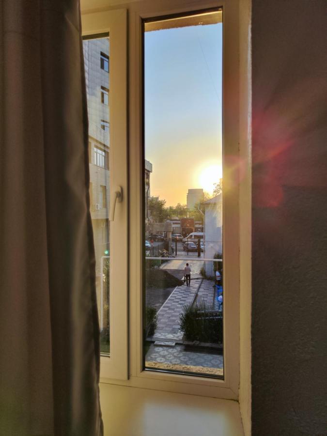 Nomad Inn Бишкек Екстериор снимка